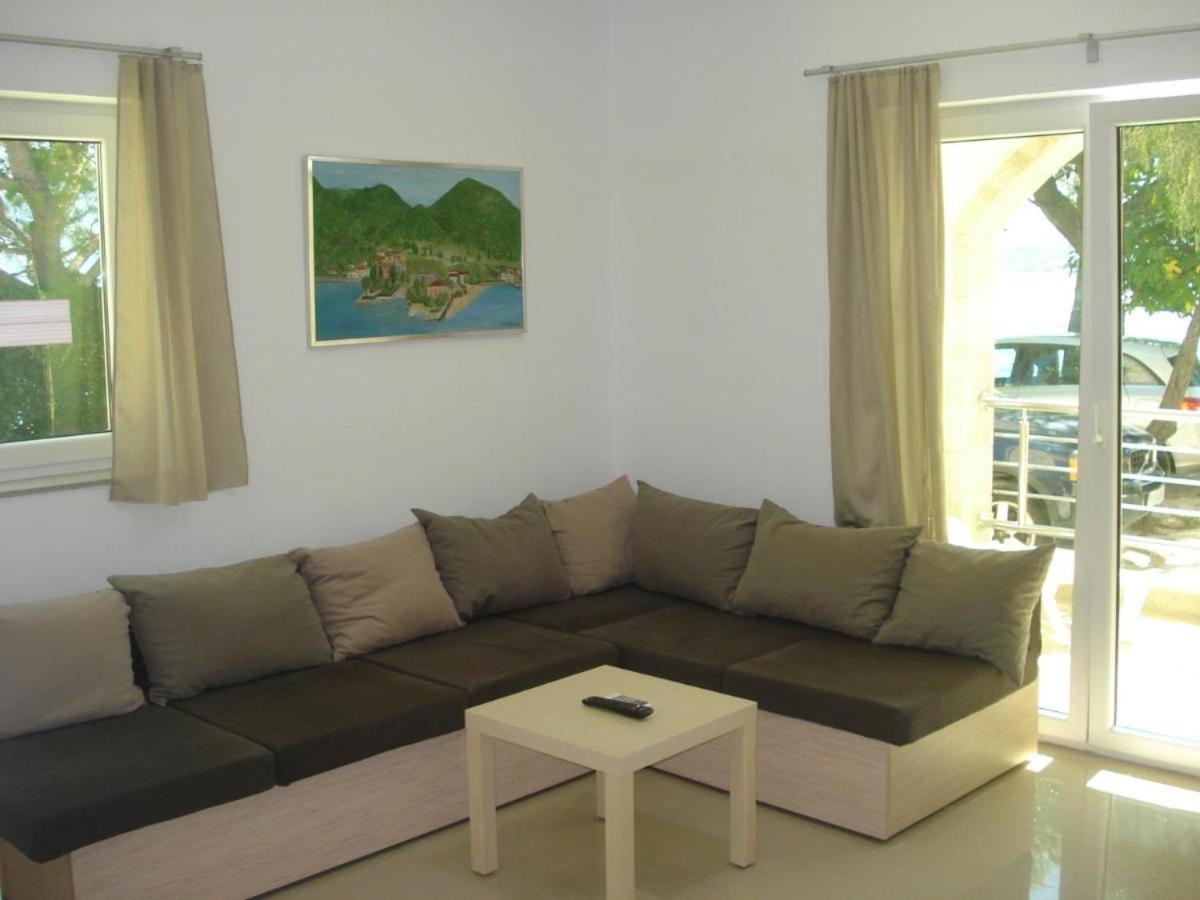 Herceg Novi Appartement Buitenkant foto