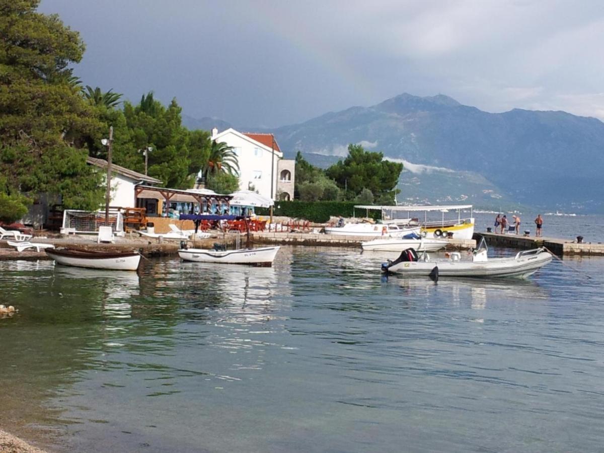 Herceg Novi Appartement Buitenkant foto