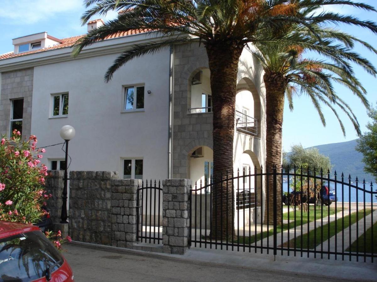 Herceg Novi Appartement Buitenkant foto