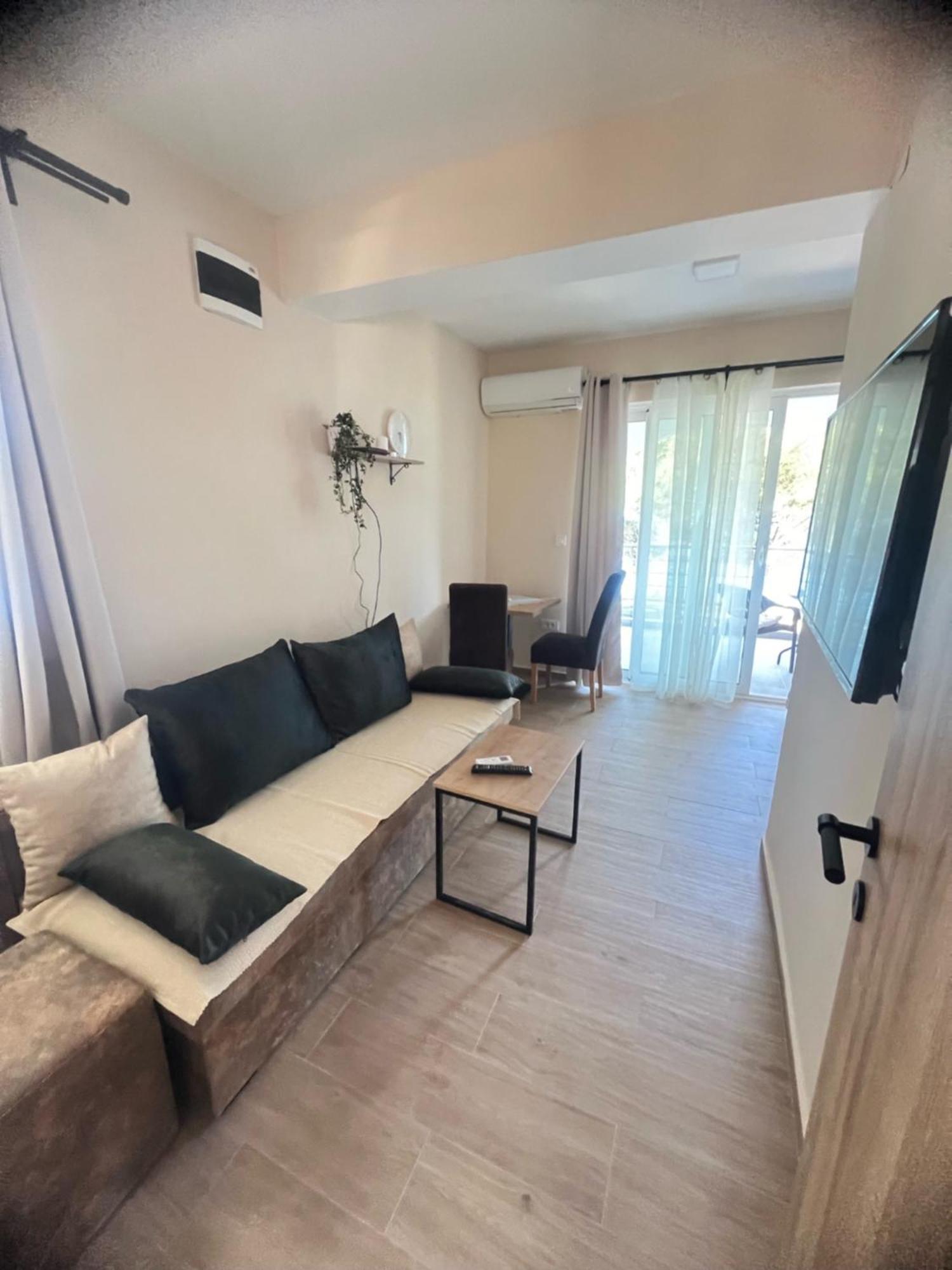 Herceg Novi Appartement Buitenkant foto