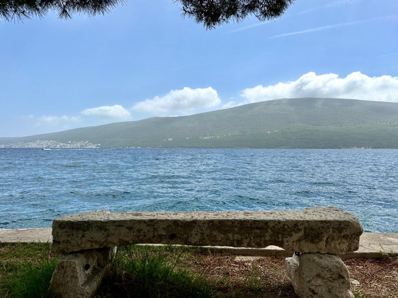 Herceg Novi Appartement Buitenkant foto